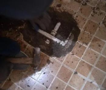 让胡路卫生间漏水维修公司为您分享下卫生间渗水如何处理及注意事项